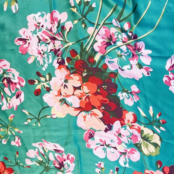 Gucci Floral 100% Silk Scarf Green Pink Design 35" x 70" Rectangle - Picture 5 of 10